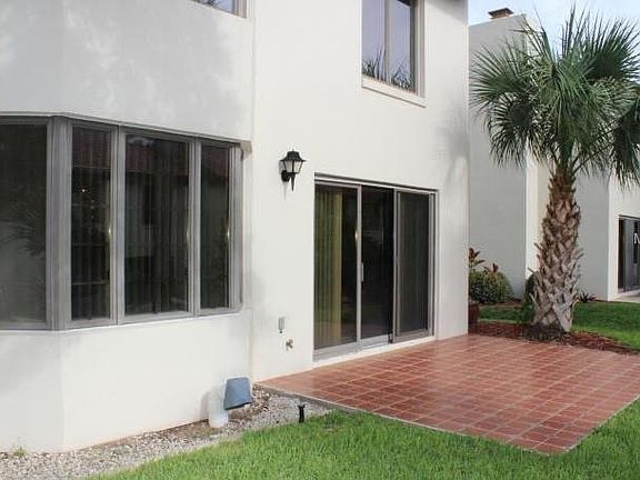 4th image of 2954 Sea Oats Cir