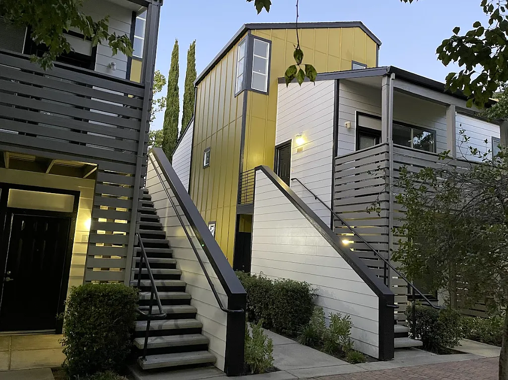 Montage Apartments — Photo 3