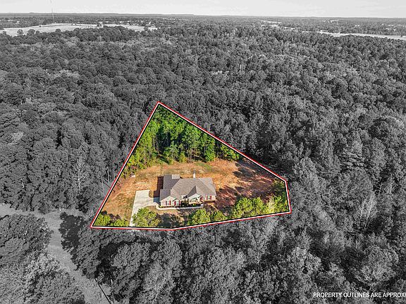 2nd image of 525 Lake Gladewater Rd