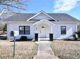 309 S Peachtree St, Liberty, SC 29657