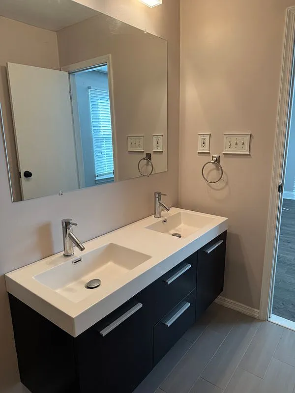 3 bed, 2.5 bath, 1476 sqft, $2,650 — Photo 2