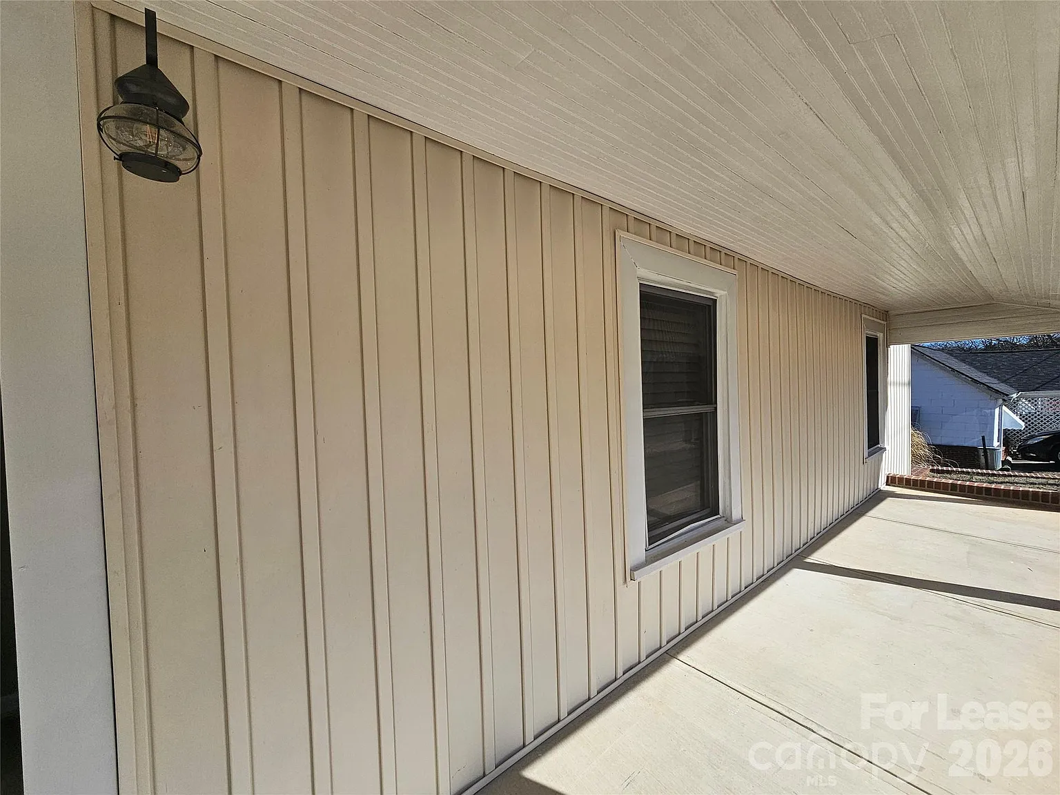 2 bed, 2.0 bath, 1029 sqft, $1,300 — Photo 2