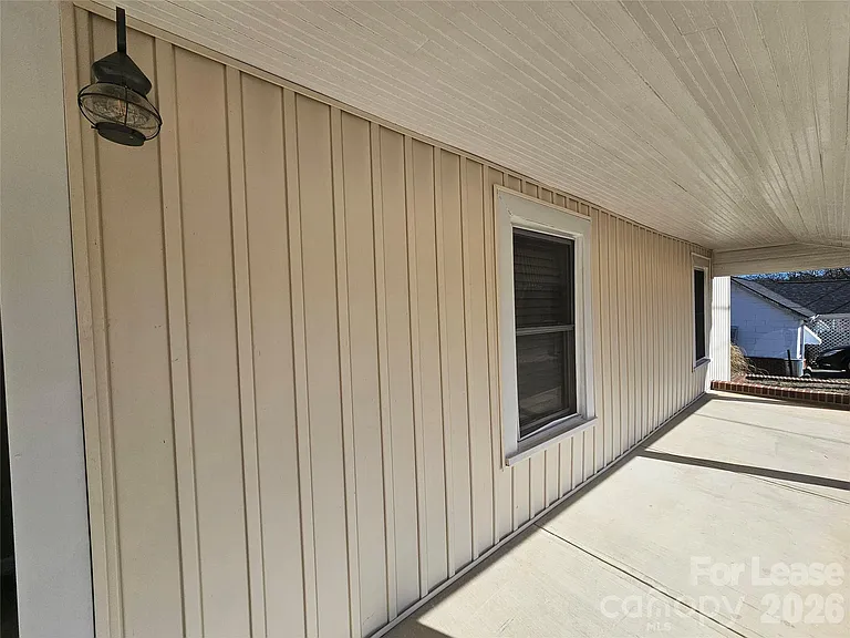 208 W Main St — Photo 2