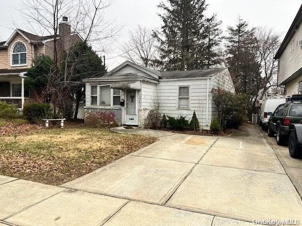 2760 Cypress Avenue, East Meadow, NY 11554