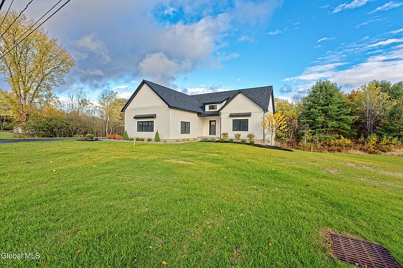 4th image of 145C Bozenkill Road