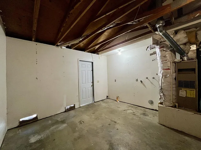 6816 Hemp Ct — Photo 19