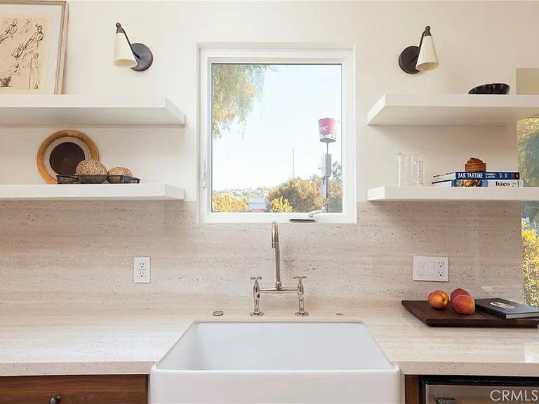 3554 S Sycamore Ave — Photo 8