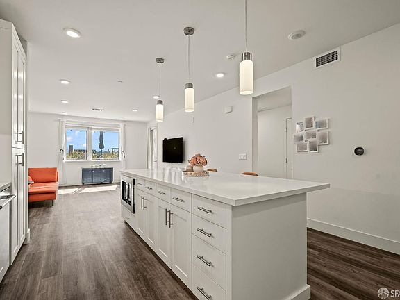 4th image of 3578 Rambla Pl #316