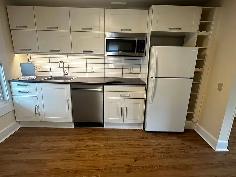 9 Lakeview Terrace — Photo 2