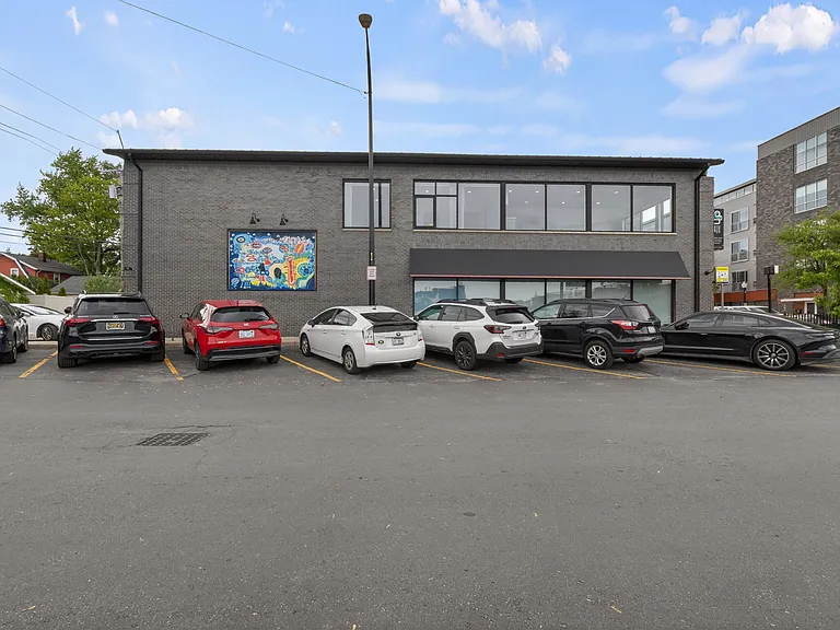 415 W Nine Mile Rd — Photo 23