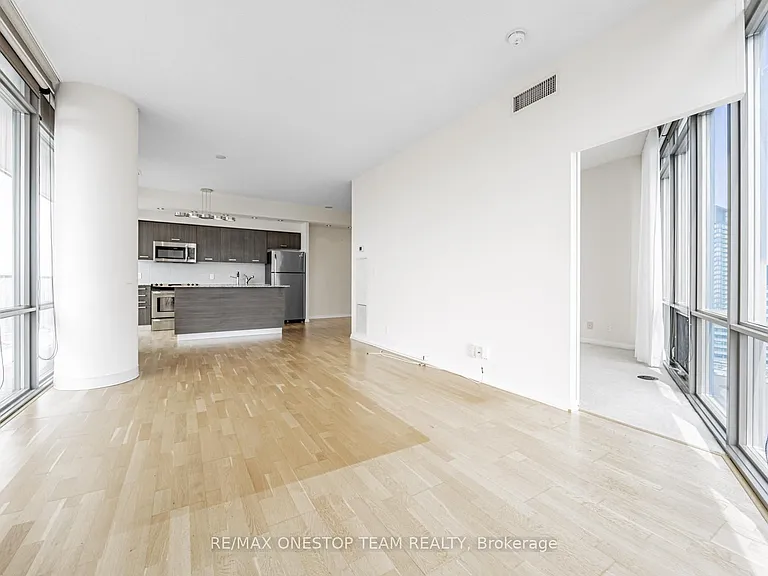 832 Bay St #4110 — Photo 15