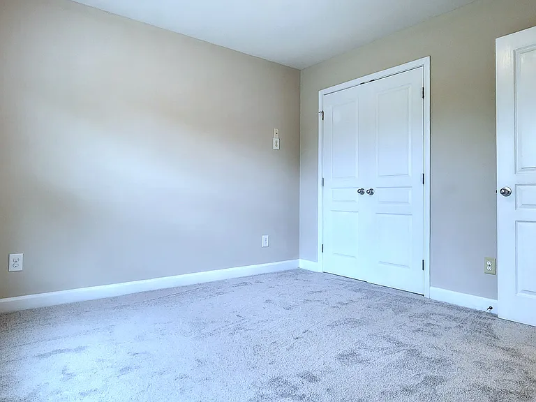 411 Five Pine Ct — Photo 23