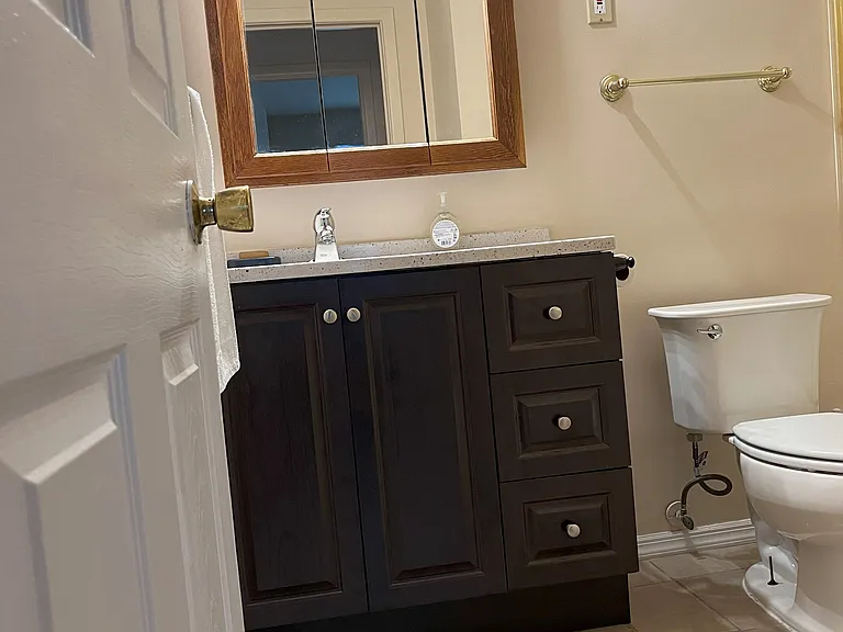 30 Hinsdale Ln — Photo 2