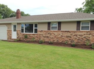 2250 Robin Rd, Washington, IL 61571