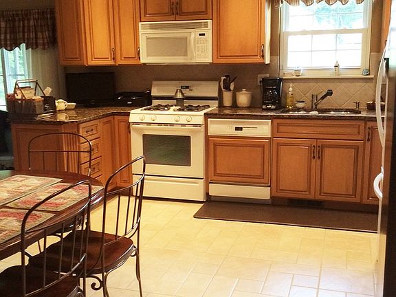 5th image of 1619 Crestmont Cir