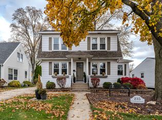 235 S Oakland Grv, Elmhurst, IL
