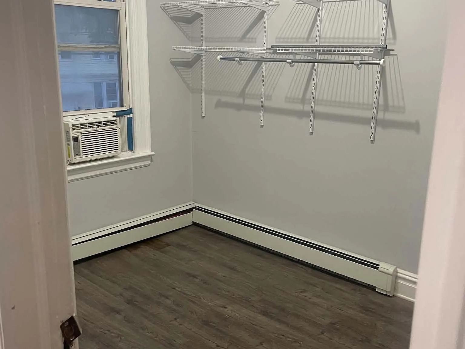 3 bed, 1350 sqft, $2,050 — Photo 4