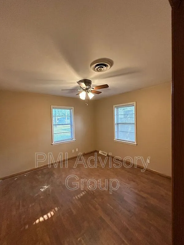 2 bed, 1.0 bath, 1018 sqft, $970 — Photo 4