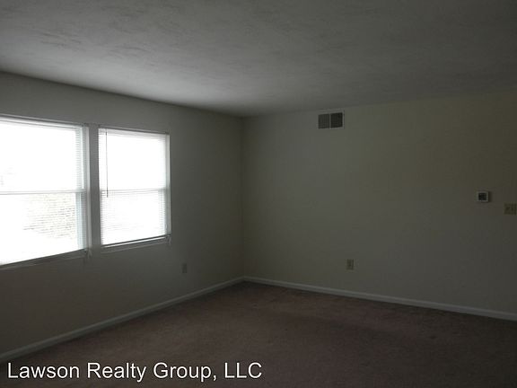 3rd image of 805 Apperson Dr APT 10