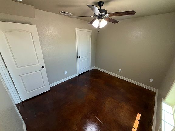 5th image of 606 Ferrara Cir #A