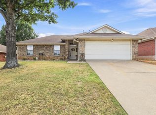 3411 Dana Ln, Denison, TX 75021