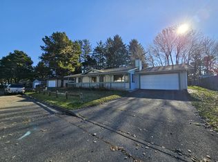 131 Breakwater Dr, Crescent City, CA