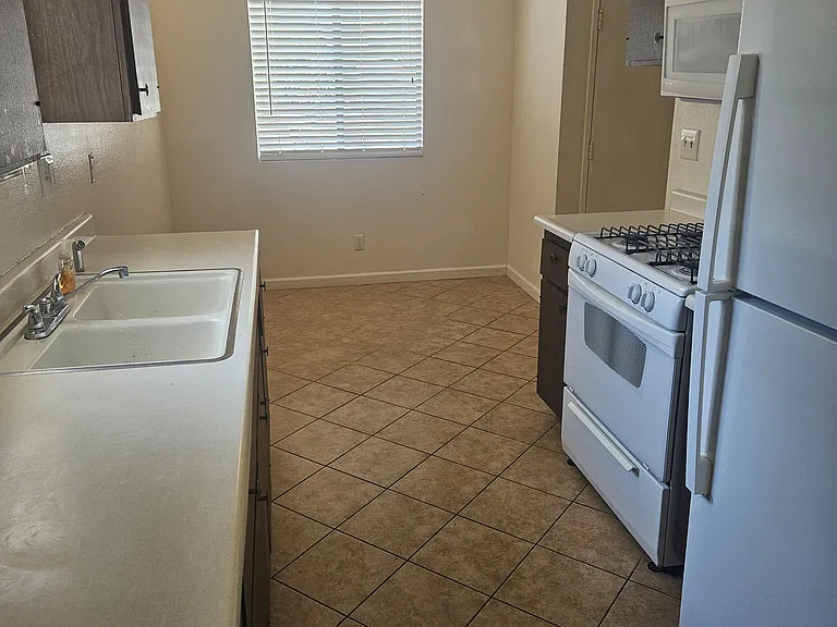 2301 Corinto Ct — Photo 6