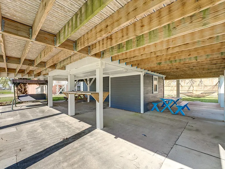 4211 Surf Dr — Photo 34