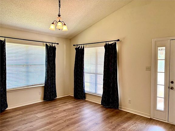 2nd image of 2728 Rosebud Dr E