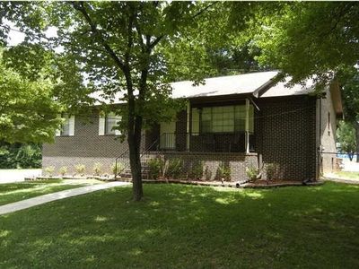 1560 Oak Ln, Bessemer, AL, 35023