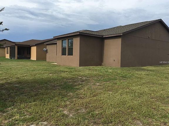 3rd image of 4725 Blackthorn Cir