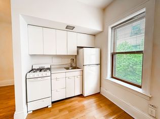 1919 Dupont Ave S, Minneapolis, MN 55403