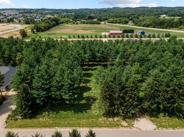 3975 MAXON DRIVE #Lt25, Slinger, WI 53086