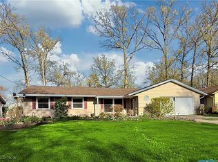 1351 Beechview Dr, Vermilion, OH 44089