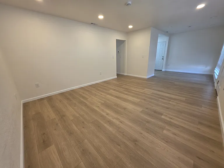 1086 Mersey Ave — Photo 16