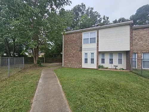 156 S Comanche Clstr Photo 1