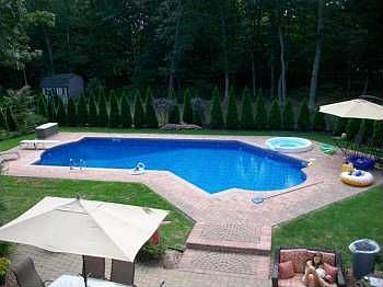 3rd image of 22 Christine Ln