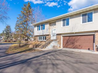 962 94th Ave NE, Blaine, MN 55434