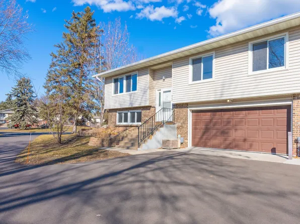 962 94th Ave NE, Blaine, MN 55434