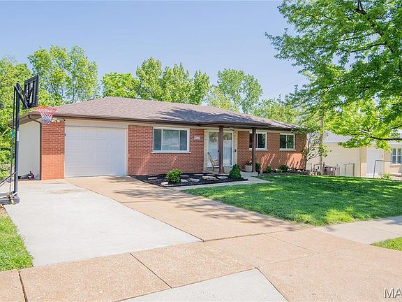 3rd image of 3915 Nottingham Estates Dr