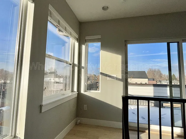 1547 Utica St — Photo 33