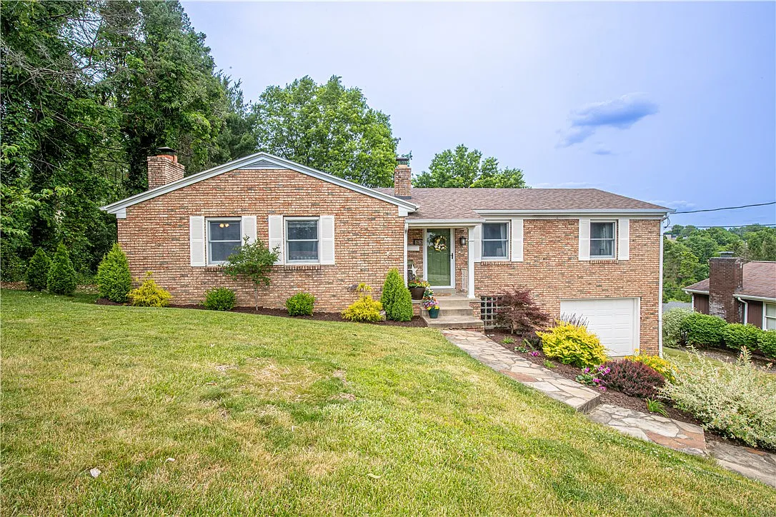 53 Mayflower Dr photo 1