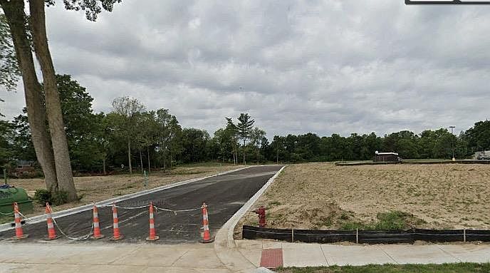 1st image of 340 Arbor Ln