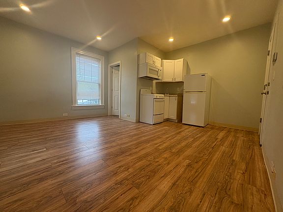 3rd image of 776 Main St #7