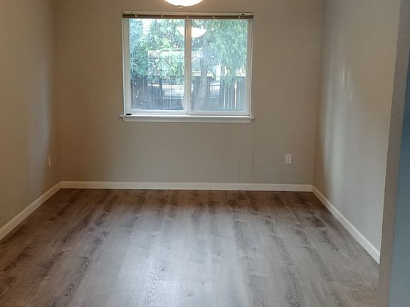4th image of 13518 107th Avenue Ct E