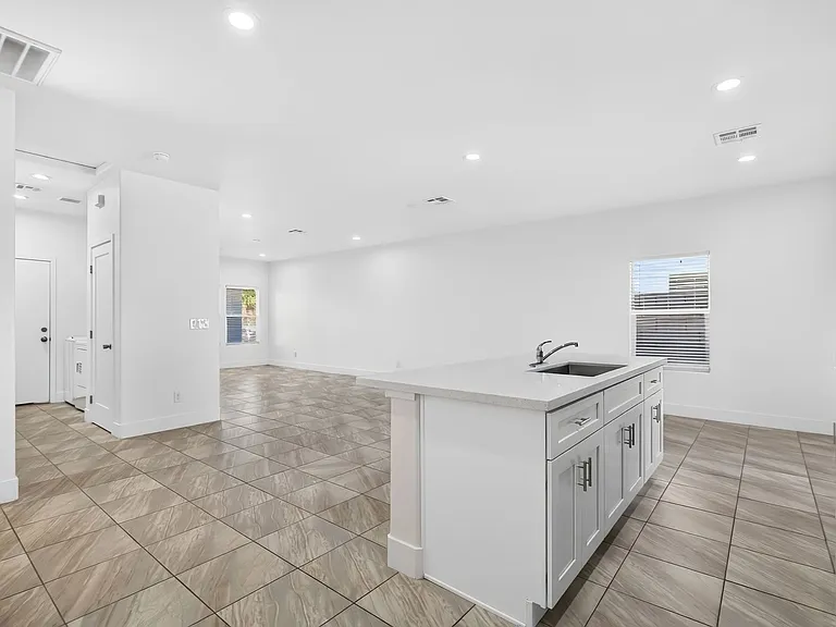 4078 Welter Ave — Photo 11
