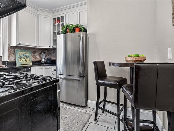 3rd image of 60 Charlesgate E APT 106