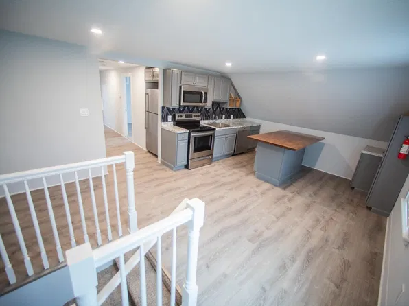 6 Bristol St #3, Salem, MA 01970