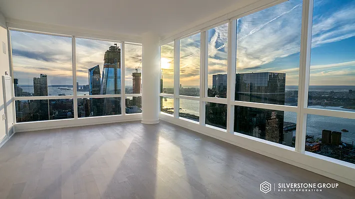 Rented by Silverstone Group USA Corp. | media 21