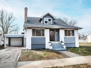 409 SE 2nd St, Fairfield, IL
